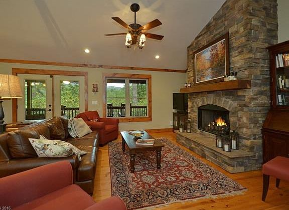 3rd image of 93 Two Ponds Dr #9