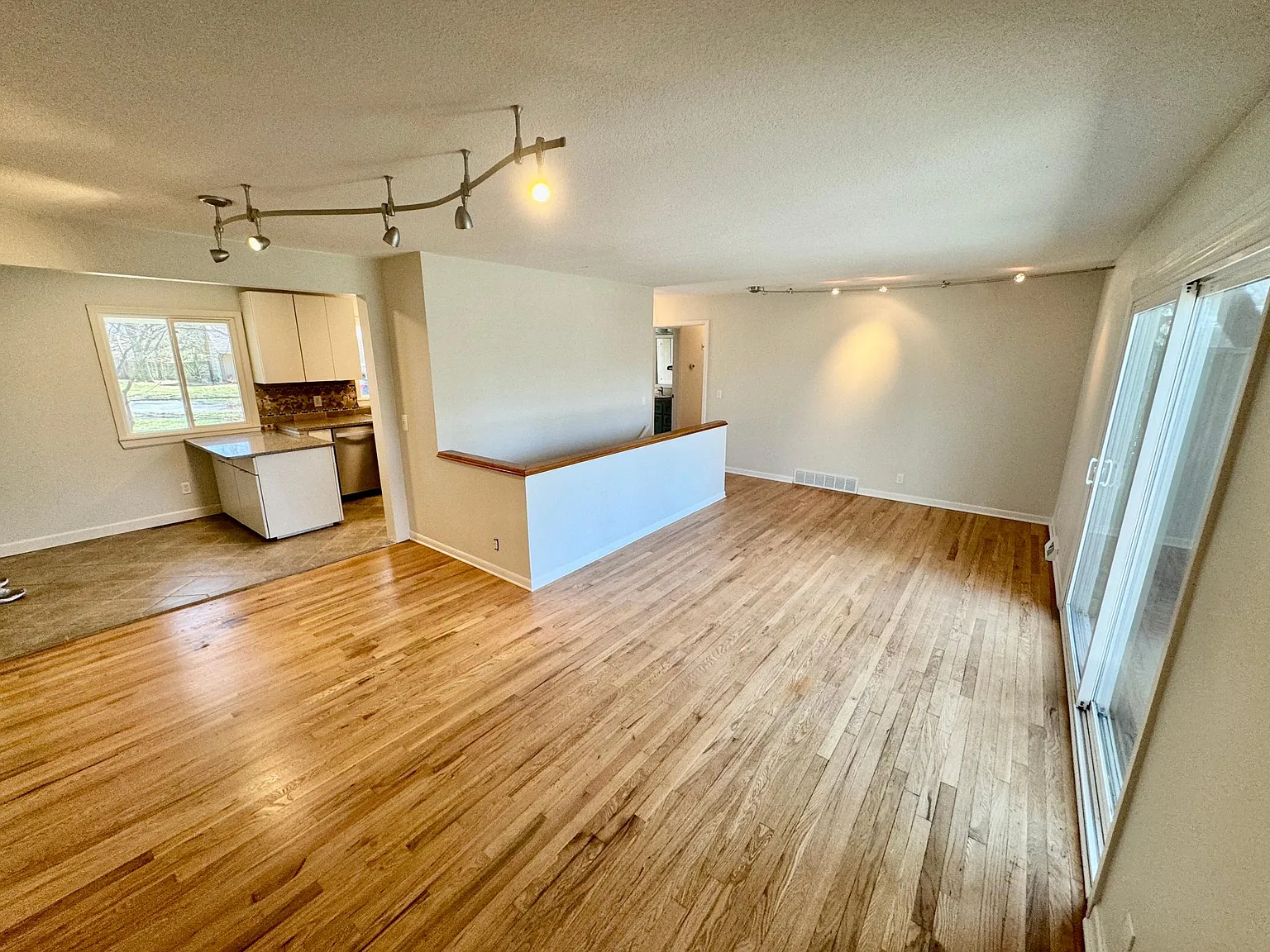 9700 Canterbury St — Photo 3