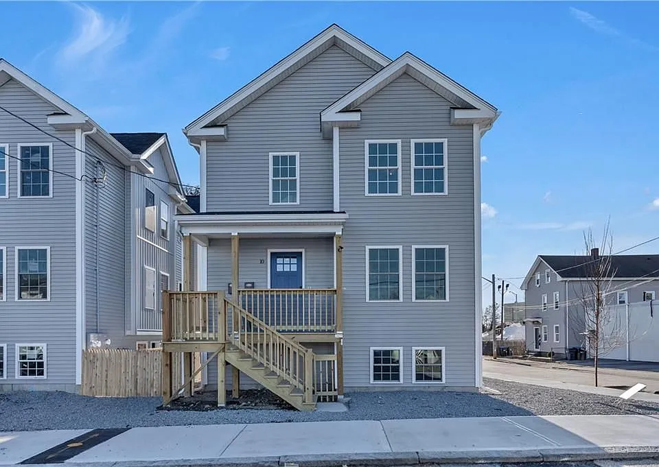 10 Anthony Ave #2