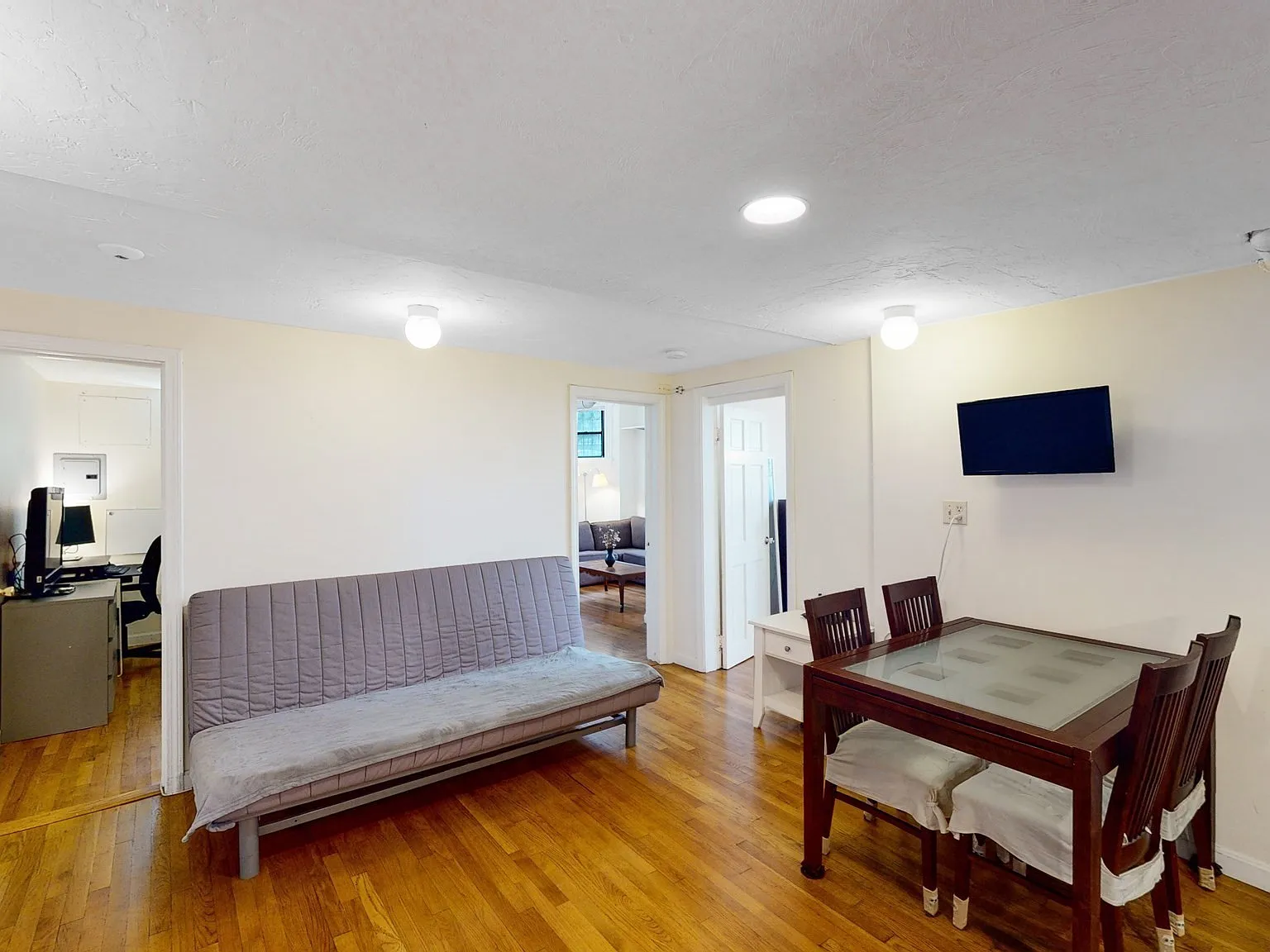 2 bed, 1.0 bath, 711 sqft, $2,700 — Photo 3