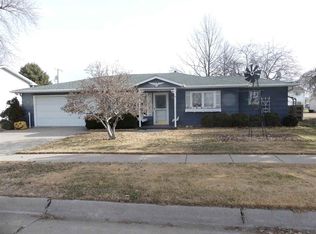 425 S Queen City Ave, Hastings, NE 68901