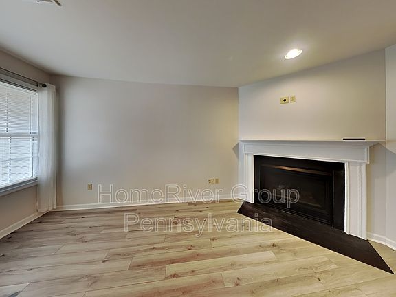 4th image of 125 Partridge Cir