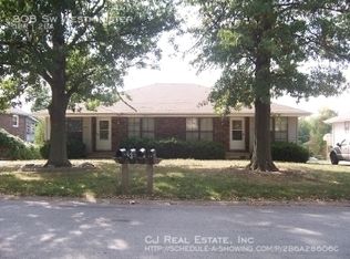 208 SW Westminister Rd, Blue Springs, MO 64014