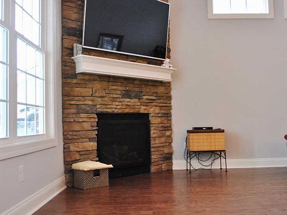 4th image of 1126 Harborough Dr