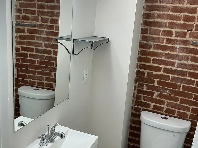 2519 W Fairmount Ave — Photo 31