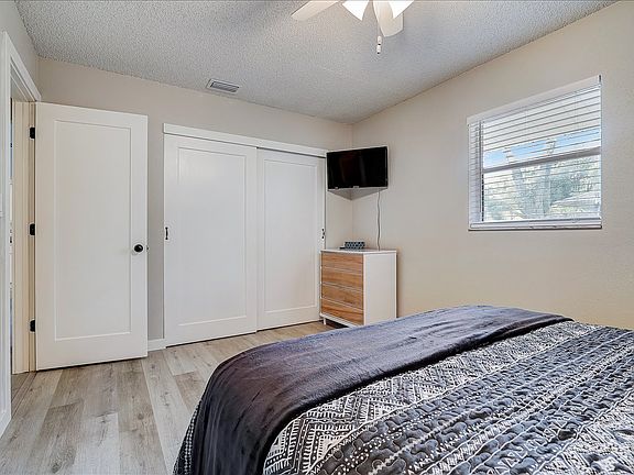 3rd image of 1009 Washington Ave APT B