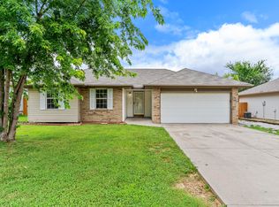 4247 W Somerset Drive, Battlefield, MO 65619