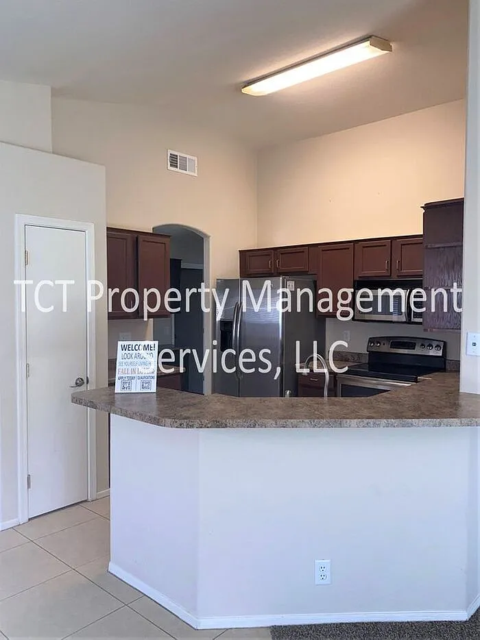 3 bed, 2.0 bath, 1473 sqft, $1,995 — Photo 3