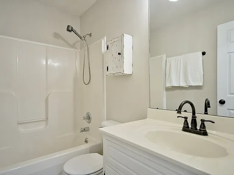 422 Woodale Dr — Photo 24