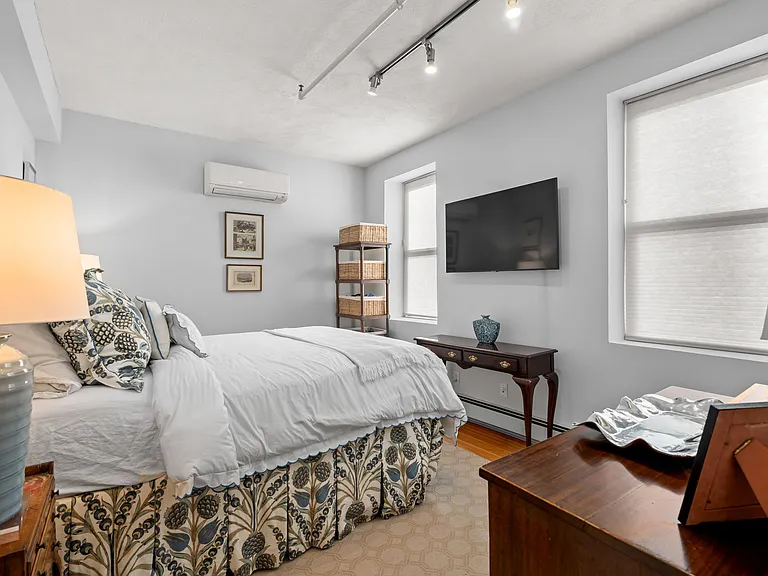 34 Plympton St #1 — Photo 16