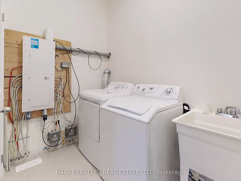 56 Charles White Ct — Photo 10
