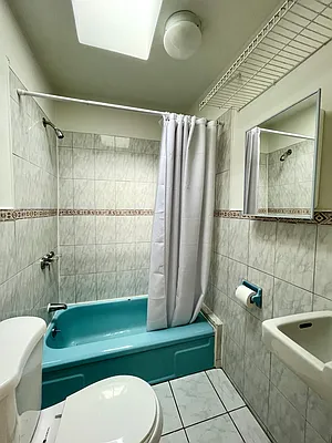 Rented by Realty Collective | media 14