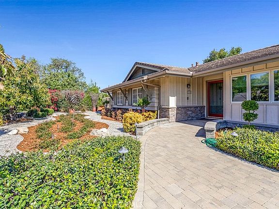 2nd image of 1833 Rancho Tujunga Dr