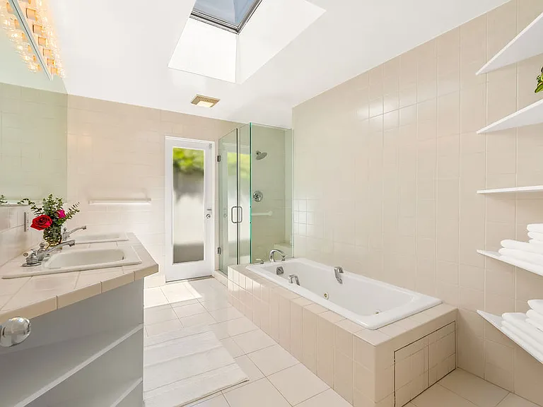 218 San Rafael Ave — Photo 39