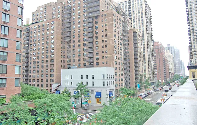 Sold by Nest Seekers International | media 28