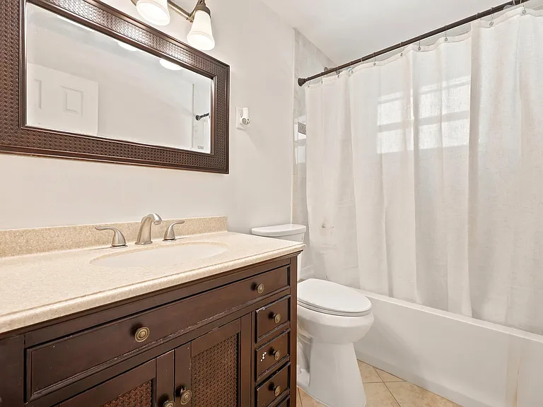 1222 SW 5th St — Photo 36