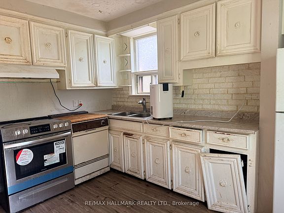 3rd image of 29 Flempton Cres