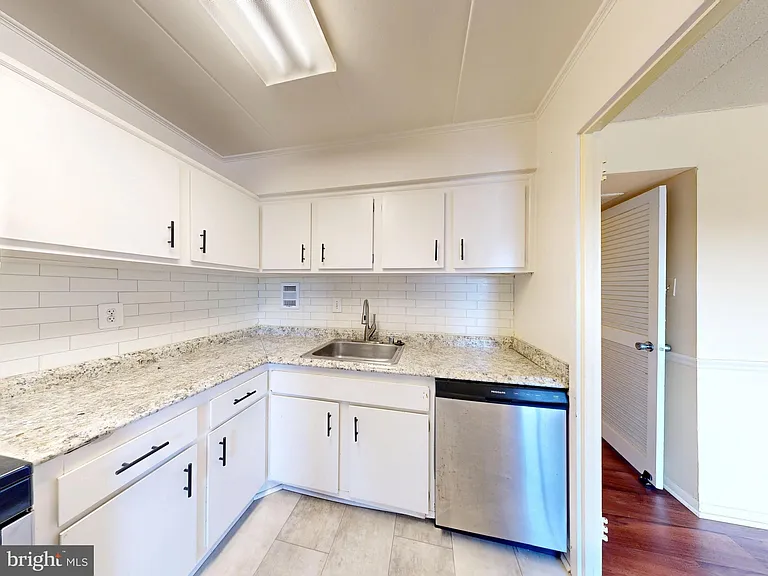 2622 Fort Farnsworth Rd #216 — Photo 6