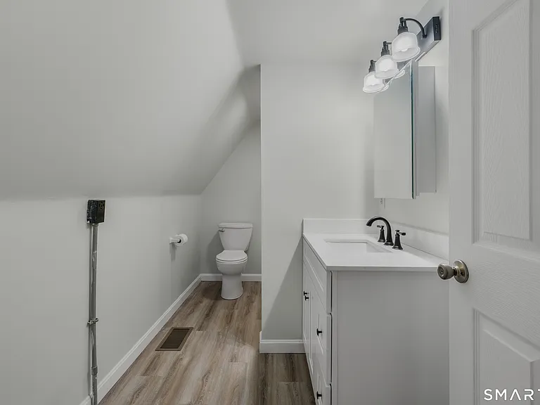 17 Sylvester St — Photo 13