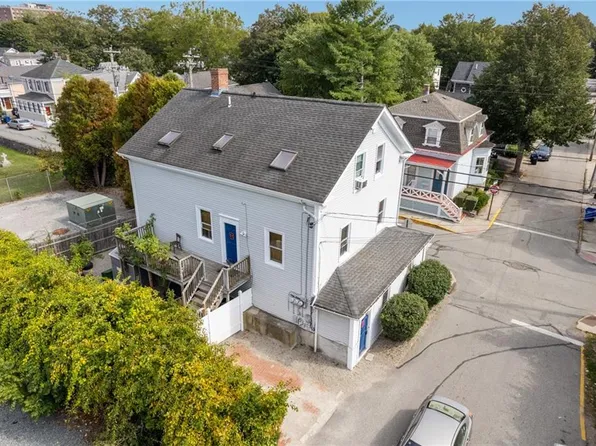 44 Warner St, Newport, RI 02840