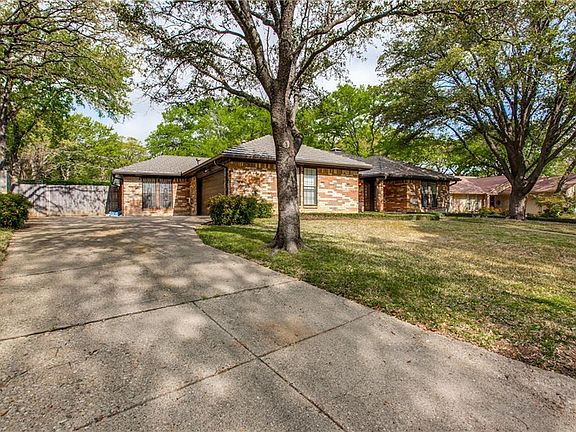 3rd image of 4806 Hidden Oaks Ln