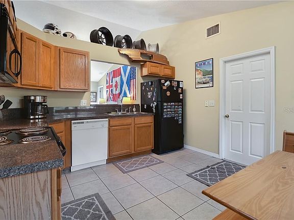 5th image of 208 N Bloxam Ave