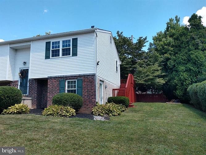 2nd image of 155 E Phoenix Dr