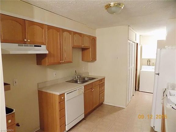3rd image of 6281 Harrow Ct