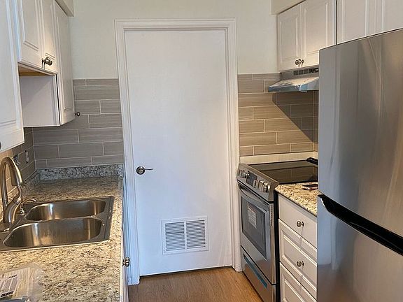 2nd image of 1141 Monroe Dr APT D