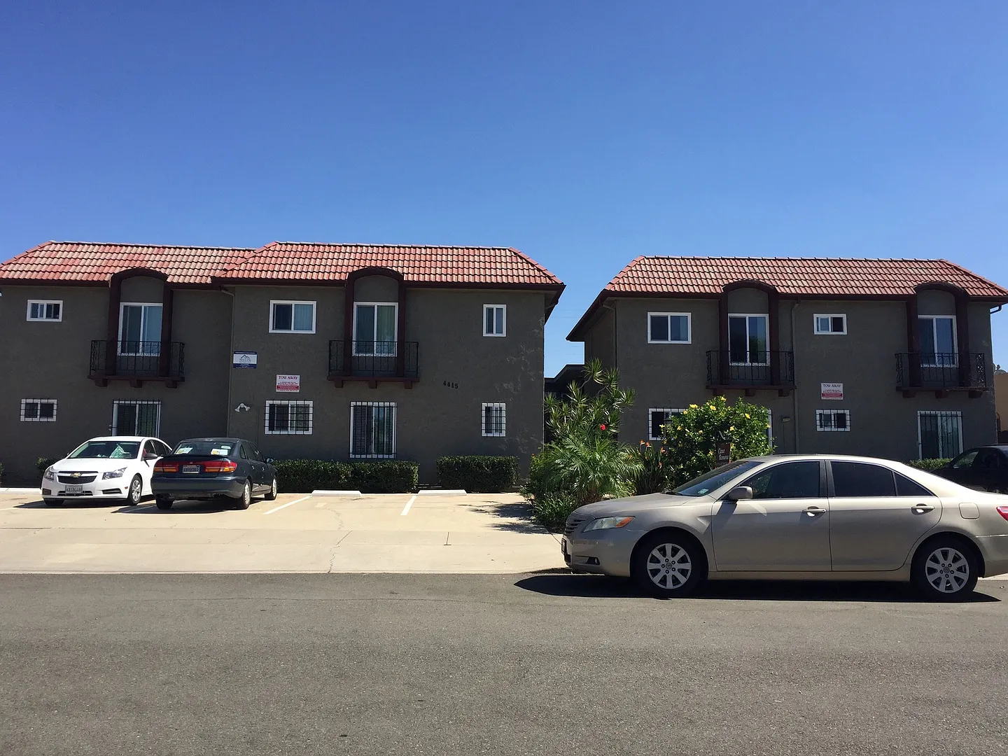 University Heights/North Park - Great upper 2BR/1BA w/parking — Photo 2