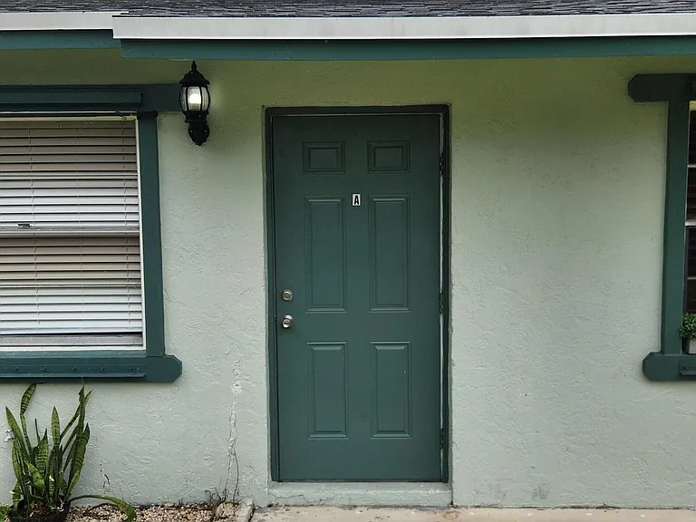 2167 Laura Ln #A — Photo 12