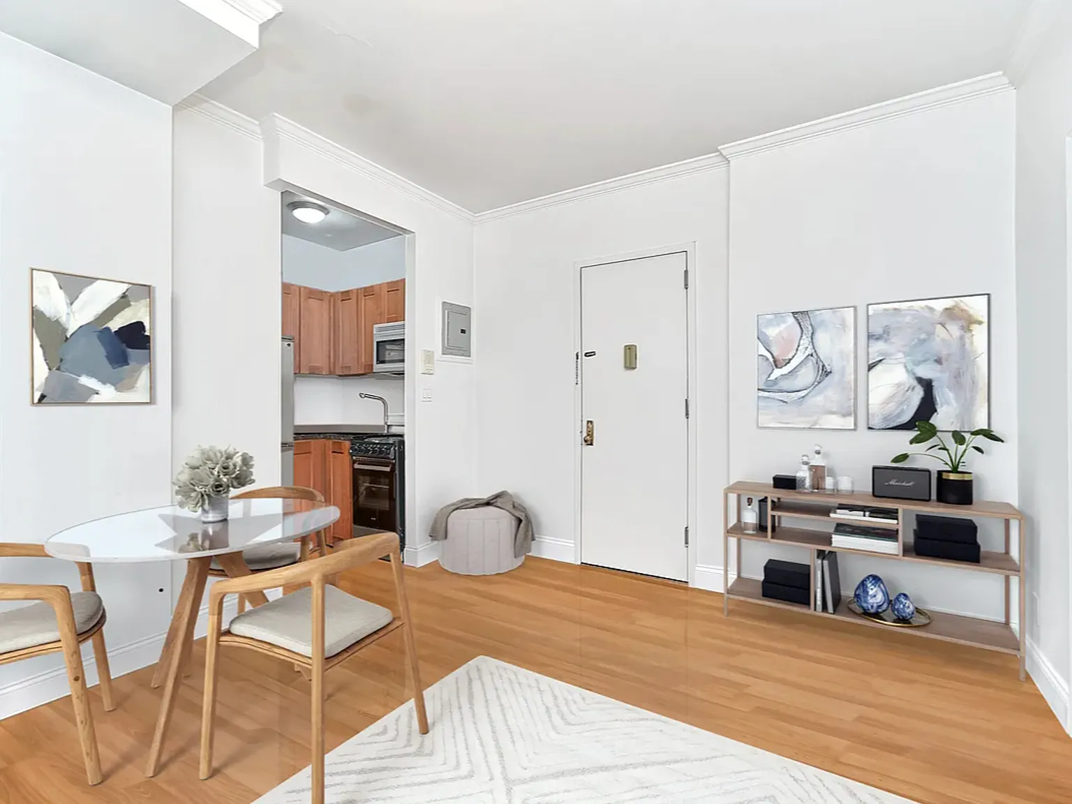 211 Avenue A — Photo 2