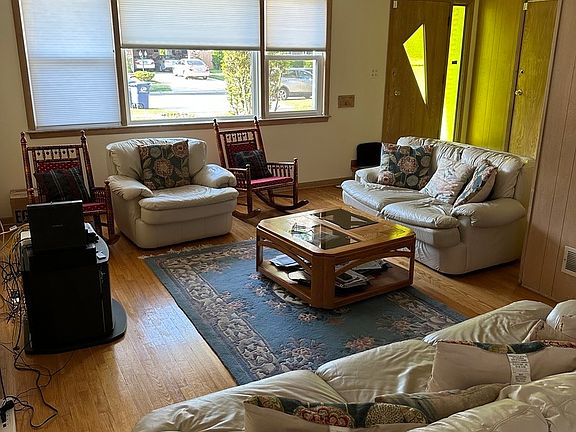 4th image of 1027 Wicke Ave