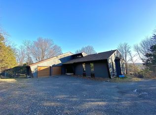 32 Pleasant View Rd, Pleasant Valley, NY 12569
