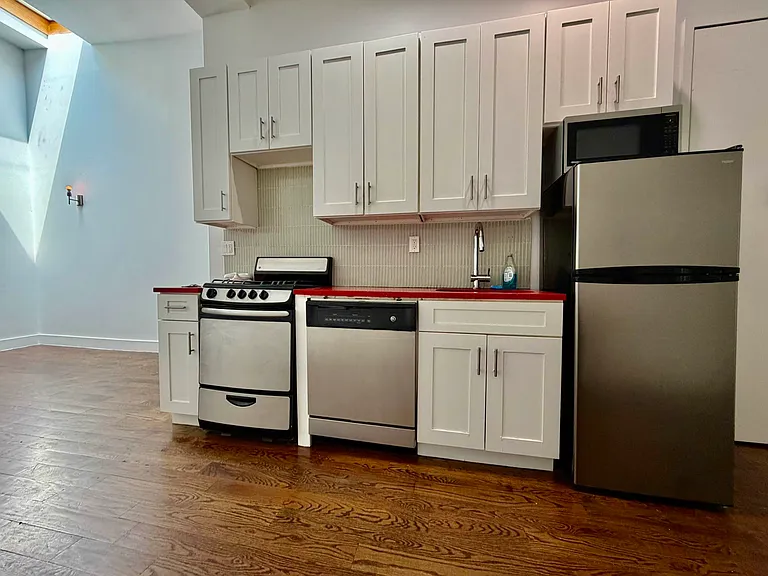 539 Marcy Ave #3A — Photo 2