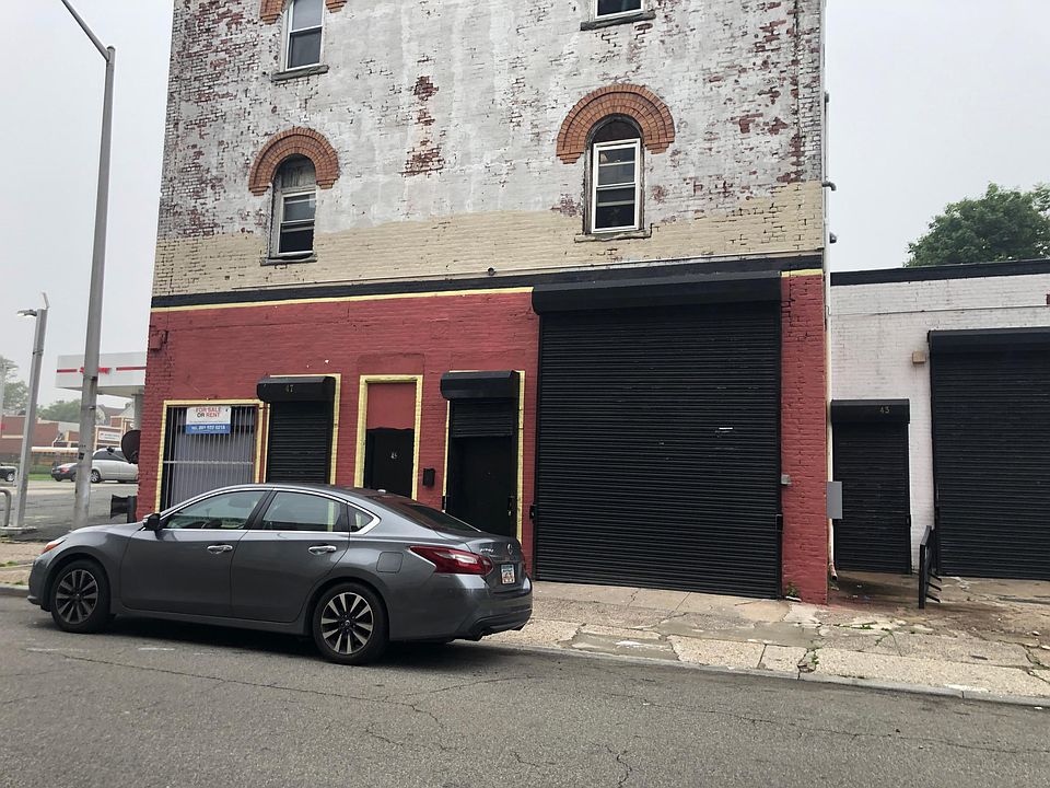 2nd image of 39 S 17th St #2