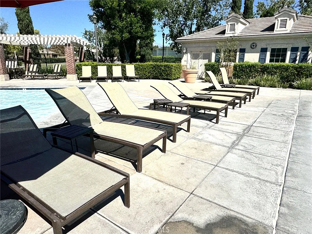 3 bed, 2.5 bath, 2240 sqft, $3,850 — Photo 4
