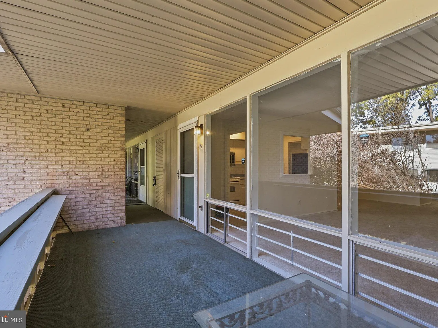 Falls Plaze Condo — Photo 4