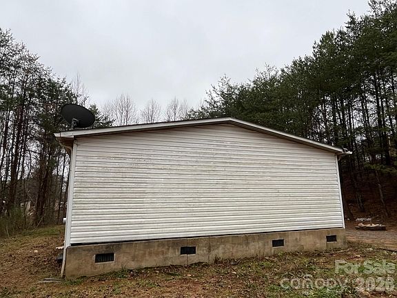 5th image of 127 Pinnacle Heights Dr