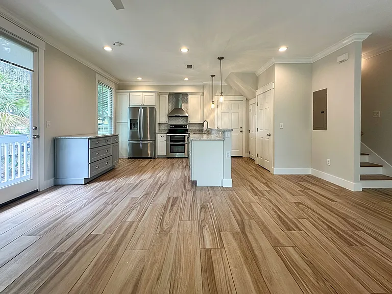 1415 Abercorn St — Photo 8