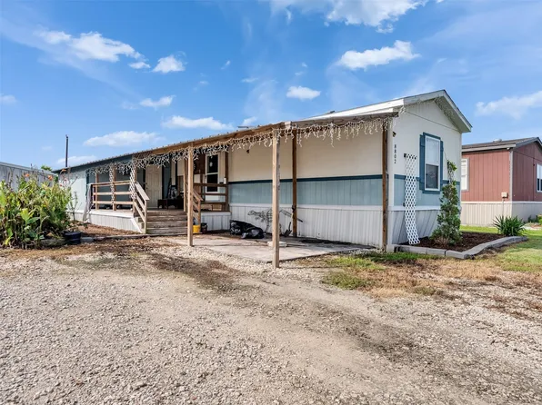 8802 Los Robles Ave, Alvin, TX 77511