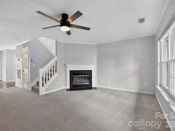 3rd image of 9357 Glenwater Dr