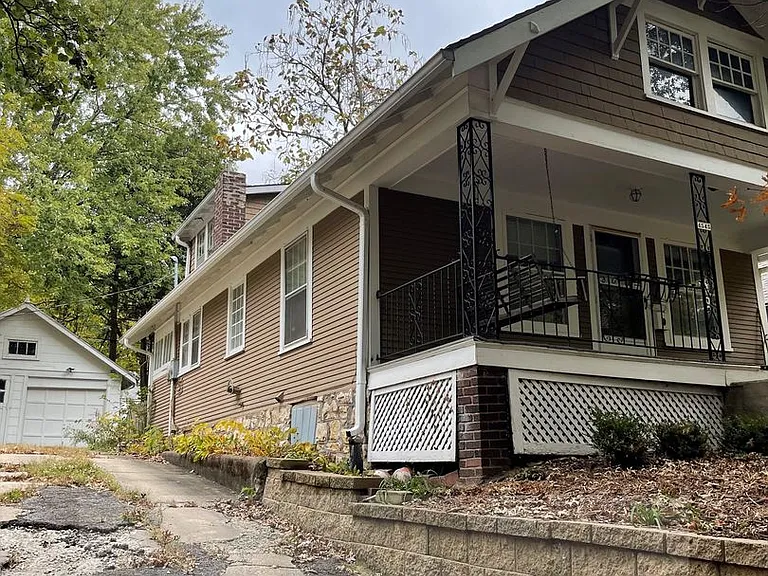 4545 Fairmount Ave — Photo 2