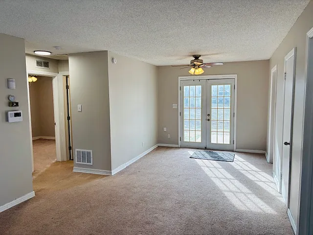1901 S Roanoke Dr — Photo 3