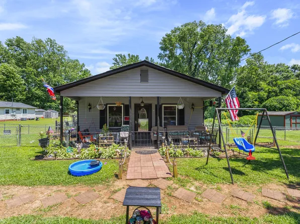 820 1st St, Kings Mountain, NC 28086