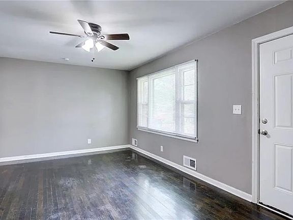 2nd image of 10109 Hillcrest Rd