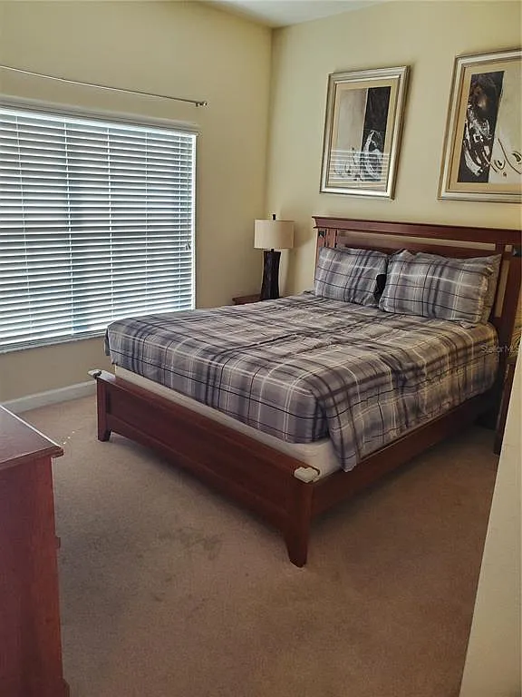 5 bed, 4.0 bath, 2024 sqft, $2,400 — Photo 3