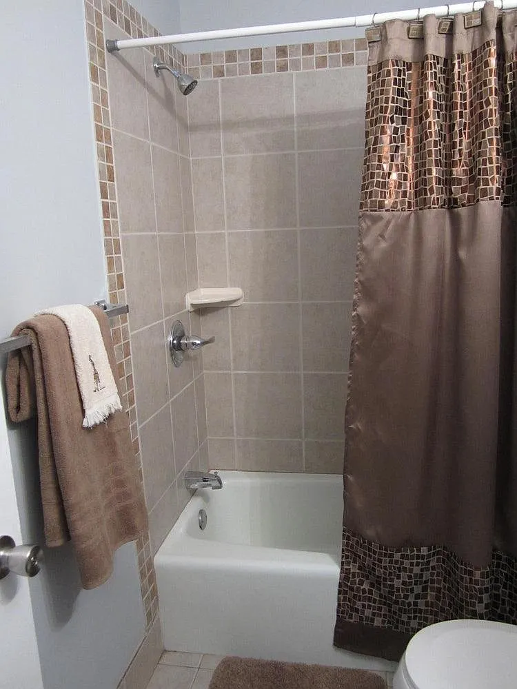 3 bed, 1.5 bath, 1016 sqft, $650 — Photo 2