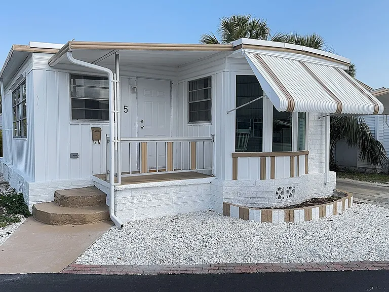 4851 W Gandy Blvd #B4-L5 — Photo 3