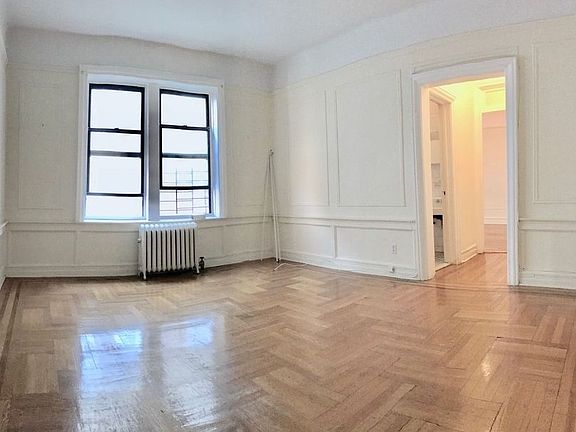 2nd image of 290 Lincoln Pl APT C5